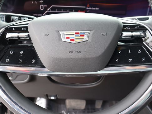 Certified 2025 Cadillac Escalade Premium Luxury AWD/4WD image 23
