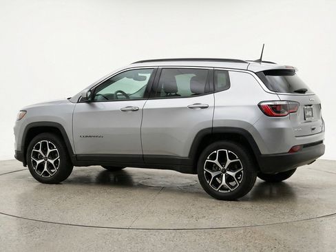 Used 2025 Jeep Compass Limited AWD/4WD image 5