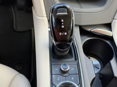 Used 2022 Cadillac XT5 Premium Luxury image 28