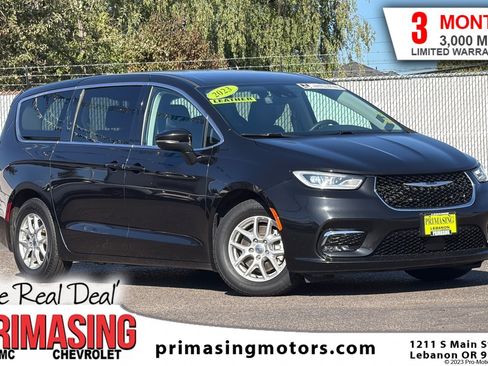 Used 2023 Chrysler Pacifica Touring-L FWD image 1