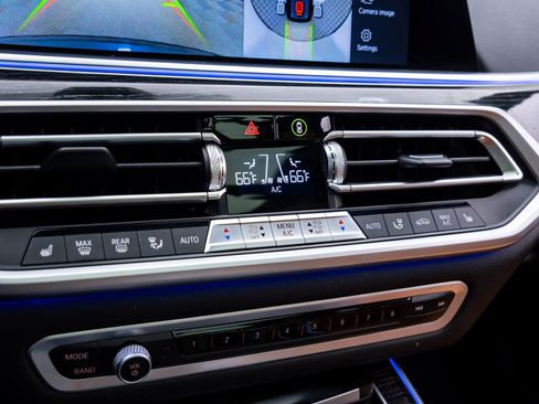 Certified 2022 BMW X7 xDrive40i w/ M Sport Package image 29