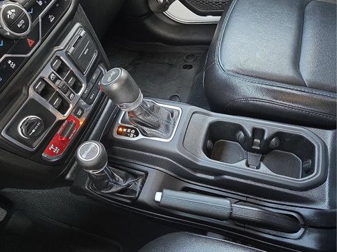 Used 2023 Jeep Wrangler Unlimited Rubicon 4xe w/ Cold Weather Group AWD/4WD image 25