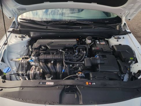 Certified 2026 Hyundai Elantra SE FWD image 27