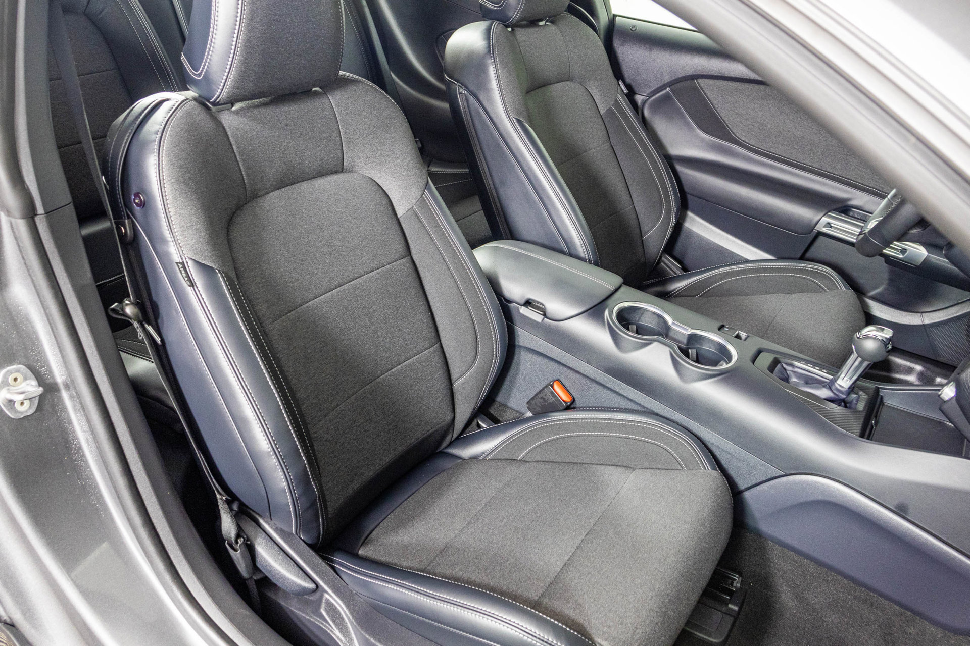 Used 2025 Ford Mustang Coupe RWD image 37