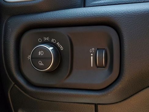 Used 2023 RAM 1500 Big Horn AWD/4WD image 34