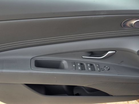 Used 2025 Hyundai Elantra Sport FWD image 15