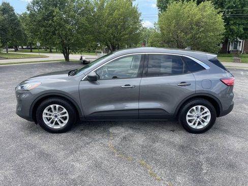 Used 2022 Ford Escape SE image 8