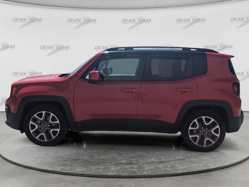 Used 2016 Jeep Renegade Latitude w/ Cold Weather Group FWD image 5