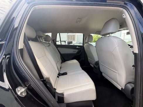 Used 2018 Volkswagen Tiguan SE AWD/4WD image 12