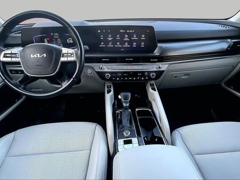 Certified 2025 Kia Telluride S FWD image 16