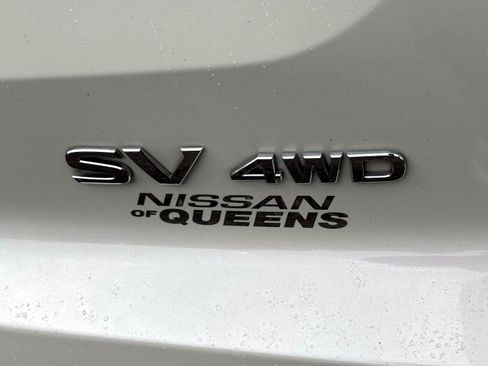 Used 2024 Nissan Pathfinder SV AWD/4WD image 12