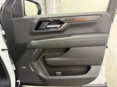 New 2026 GMC Yukon Elevation w/ Elevation Premium Package AWD/4WD image 32
