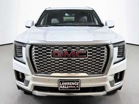 Used 2022 GMC Yukon XL Denali AWD/4WD image 2