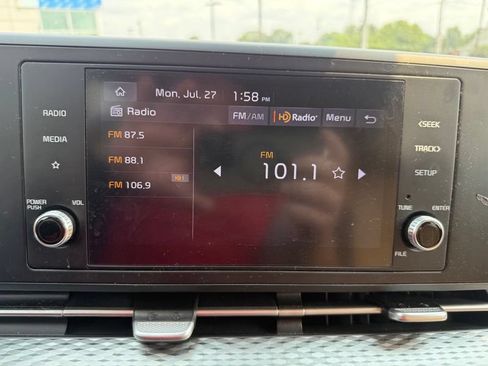 Certified 2023 Kia Carnival LX FWD image 12