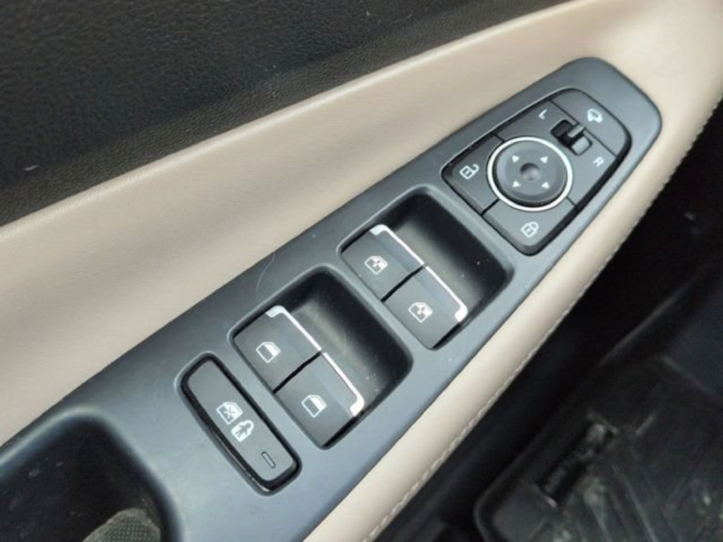 Used 2023 Hyundai Santa Fe Limited w/ Cargo Package AWD/4WD image 25
