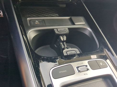 Certified 2024 Mercedes-Benz GLA 250 4MATIC image 9