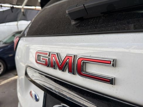 Used 2023 GMC Terrain SLE w/ Driver Convenience Package FWD image 16