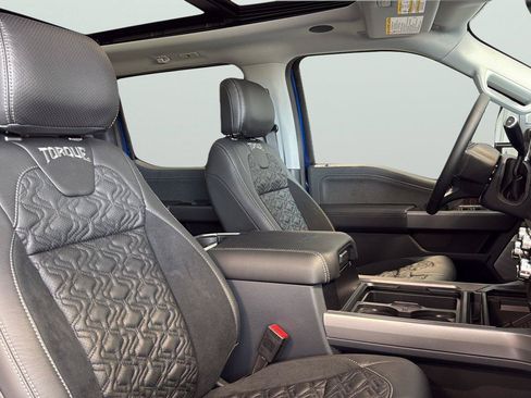 New 2026 Ford F250 Lariat w/ Black Appearance Package AWD/4WD image 16