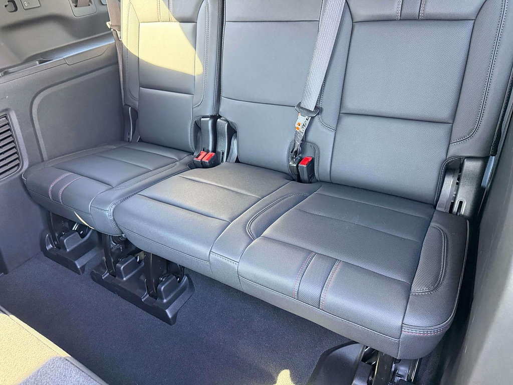 Used 2026 Chevrolet Suburban RST RWD image 27