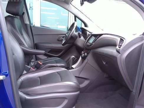 Used 2017 Chevrolet Trax Premier w/ Driver Confidence II Package FWD image 8