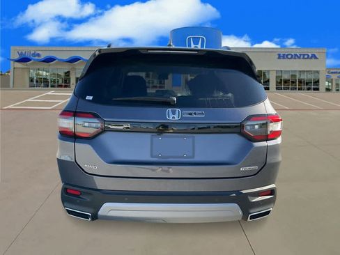 New 2025 Honda Pilot Touring image 4