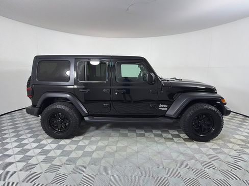 Used 2018 Jeep Wrangler Unlimited Sport S AWD/4WD image 4