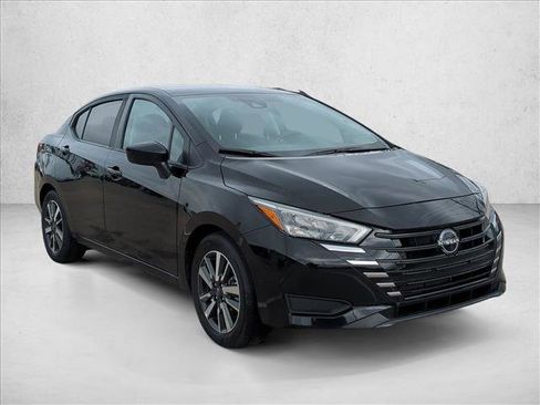 Used 2025 Nissan Versa SV image 3