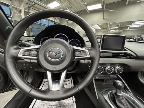 Used 2017 MAZDA MX-5 Miata RF Grand Touring image 8