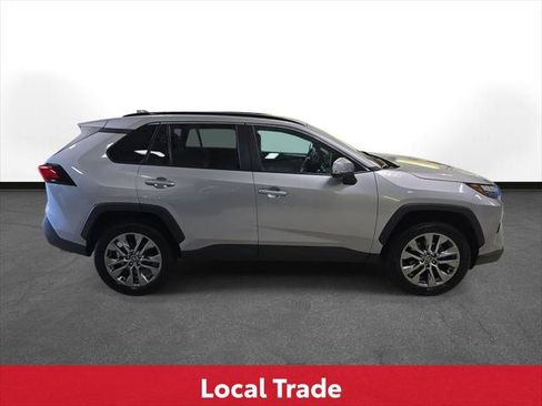 Certified 2022 Toyota RAV4 XLE Premium AWD/4WD image 5
