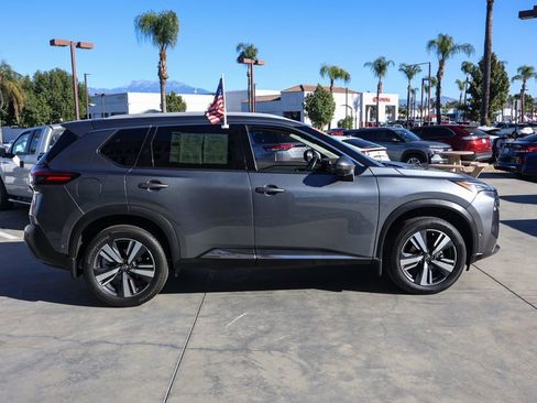 Used 2022 Nissan Rogue SL w/ SL Premium Package image 3