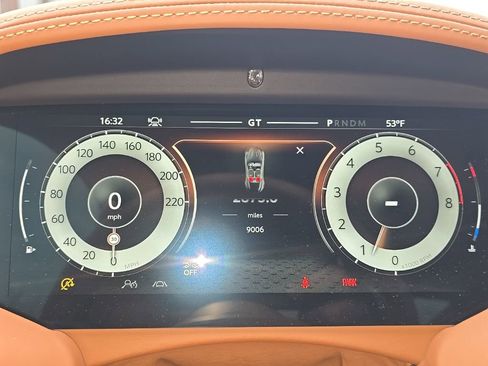 Used 2024 Aston Martin DB12 Coupe image 5