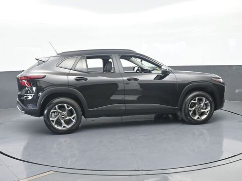 Used 2025 Chevrolet Trax LT w/ Driver Confidence Package FWD image 7