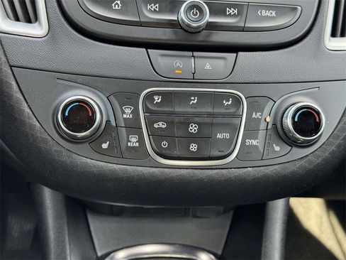 Used 2024 Chevrolet Malibu LT image 5