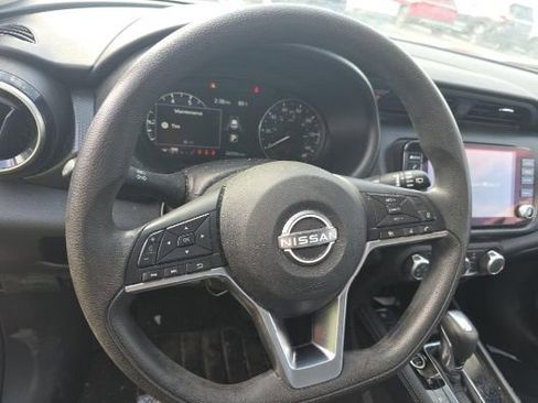 Used 2023 Nissan Kicks SV image 6