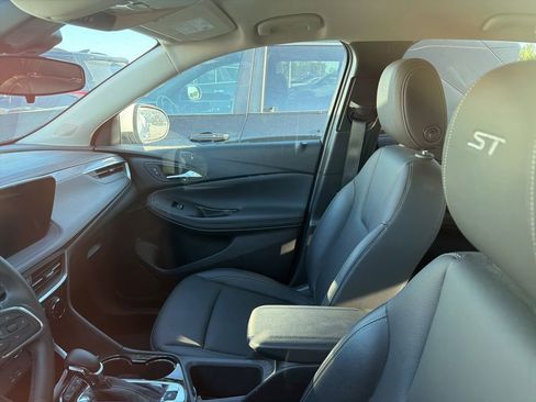 Used 2024 Buick Encore GX Sport Touring AWD/4WD image 7