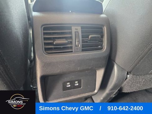 Used 2025 Nissan Rogue SV FWD image 32