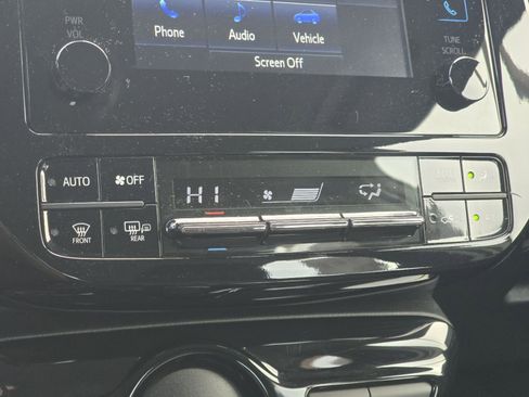 Used 2017 Toyota Prius Two image 29