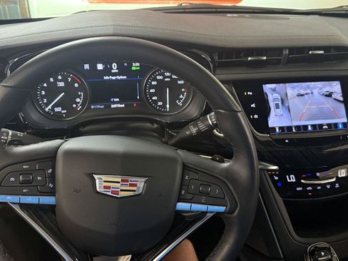 Used 2022 Cadillac XT6 Premium Luxury w/ Technology Package AWD/4WD image 37