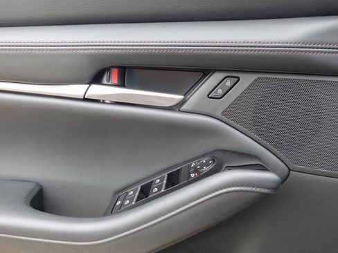 Certified 2025 MAZDA MAZDA3 s image 11