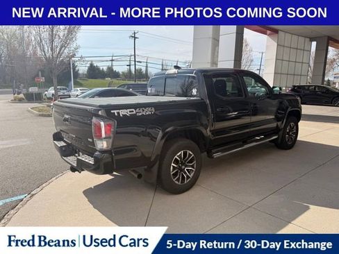 Used 2021 Toyota Tacoma TRD Sport w/ TRD Premium Sport Package image 3