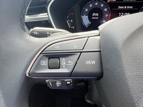Used 2025 Audi Q3 2.0T Premium w/ Convenience Package AWD/4WD image 19
