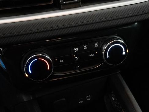Used 2025 Chevrolet TrailBlazer LT FWD image 5