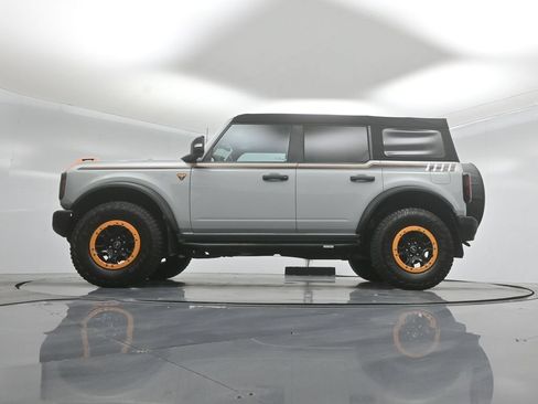 Used 2023 Ford Bronco Badlands w/ Sasquatch Package AWD/4WD image 8