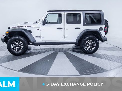 Used 2025 Jeep Wrangler Unlimited Rubicon AWD/4WD image 3