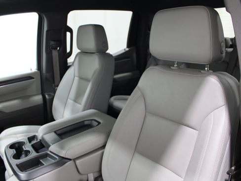 Used 2025 GMC Sierra 1500 SLT RWD image 4