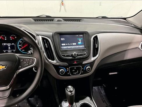 Used 2018 Chevrolet Equinox LS image 9