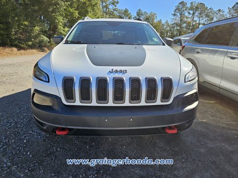 Used 2018 Jeep Cherokee Trailhawk w/ Trailer Tow Group image 3