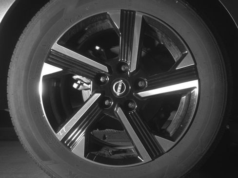 Used 2025 Nissan Sentra SV FWD image 15
