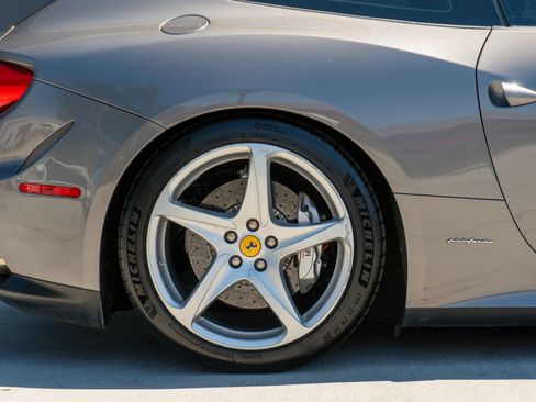 Used 2012 Ferrari FF AWD/4WD image 35