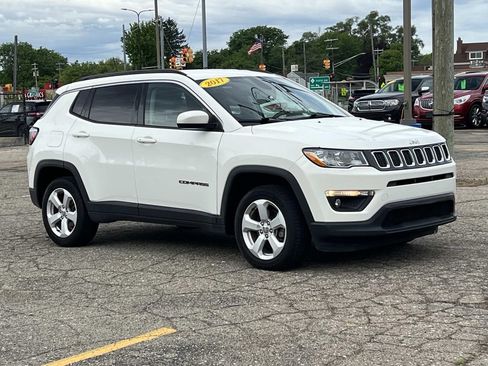 Used 2017 Jeep Compass Latitude w/ Popular Equipment Group AWD/4WD image 7